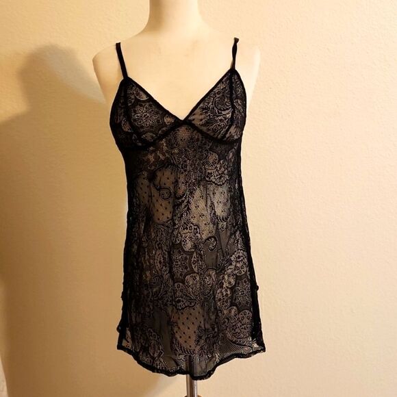 VICTORIA’S SECRET Sheer Lace Chemise medium - Picture 1 of 12